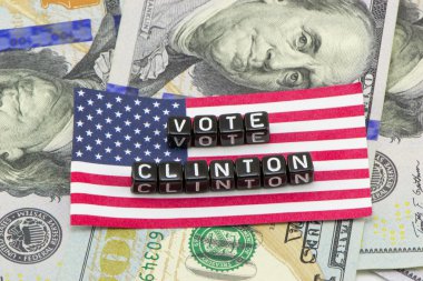 Bayrak zemin üzerine Clinton için oy