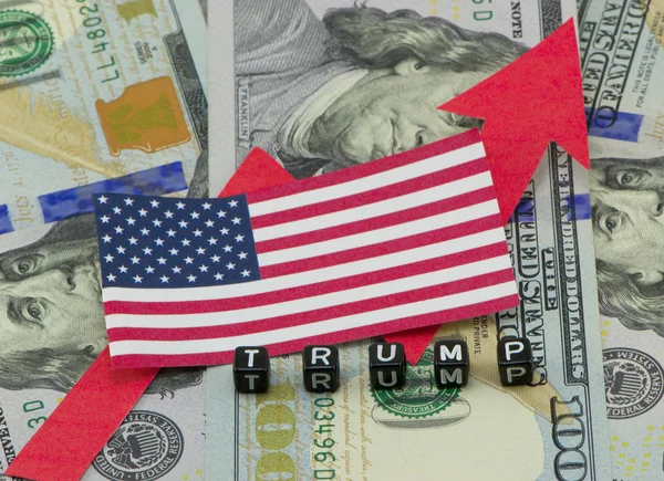 Kavram ve arka plan üzerinde büyüyen Trump sesler