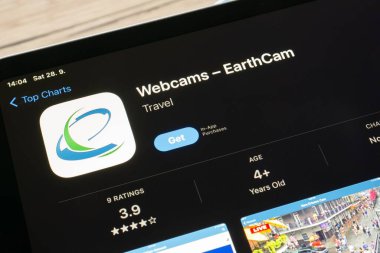 Ostrava, Çek Cumhuriyeti - 28 Eylül 2024: Web kameralı Apple uygulama mağazası dünya çapında canlı web kameraları