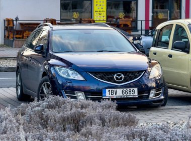 Ostrava, Çek Cumhuriyeti - 3 Mart 2025 Mazda 6 Wagon Mk2 arabası sokağa park edildi