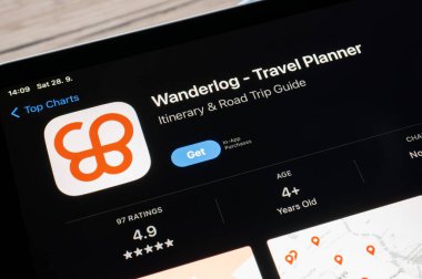 Ostrava, Çek Cumhuriyeti - 28 Ocak 2025: Geziyi planlamak ve tatilleri düzenlemek için Wanderlog seyahat planlayıcısı uygulamalı Apple uygulama mağazası