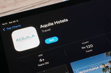 Ostrava, Çek Cumhuriyeti - 28 Eylül 2024: Aquila Hotels seyahat uygulamalı Apple uygulama mağazası