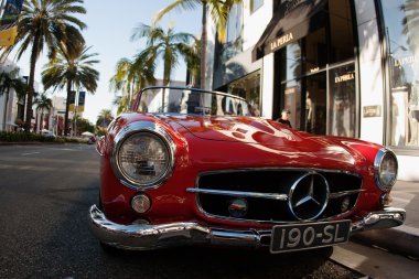 Klasik 1950's kırmızı Avrupa spor araba 