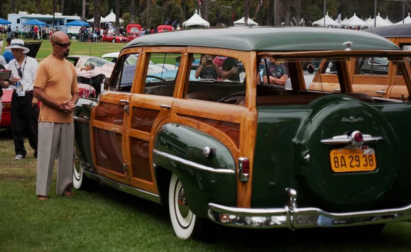 "holziger" Kombi aus den 1940er Jahren — Stockfoto