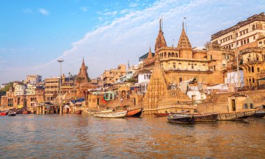 Manikarnika çeteleri Varanasi 'yi antik mimari ile birleştirdi