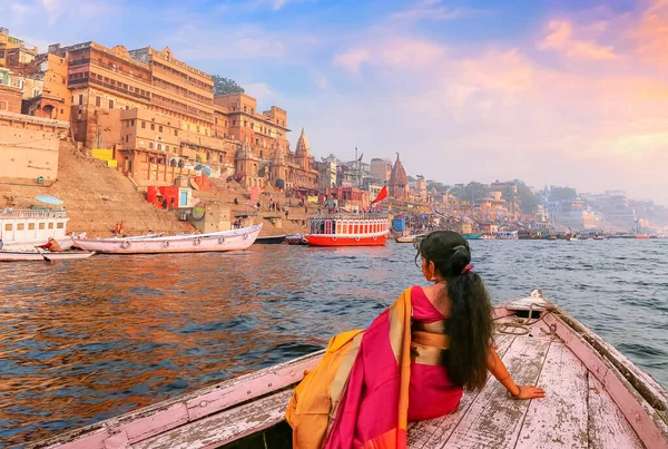 Mujer India Disfrutar Paseo Barco Río Varanasi Ganges —  Fotos de Stock