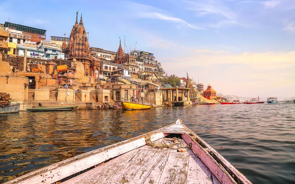 Varanasi古城建筑 从河上的一条船上看到的建筑 — 图库照片