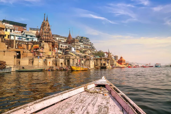 Arquitectura Varanasi Con Ghat Del Río Ganges Visto Desde Barco —  Fotos de Stock