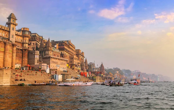 Historisk Varanasi Stadsarkitektur Med Ganges Flod Ghat Stockfoto