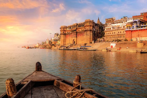 Floden Varanasi Ganges Solnedgång Stockbild