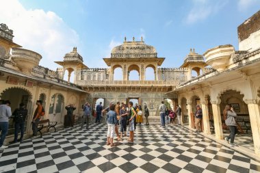 Udaipur, Rajasthan, Hindistan, 13 Ocak 2020: Udaipur Şehir Sarayı 'nı turistik geziler 1553 yılında Rajasthan Hindistan' da inşa edildi.