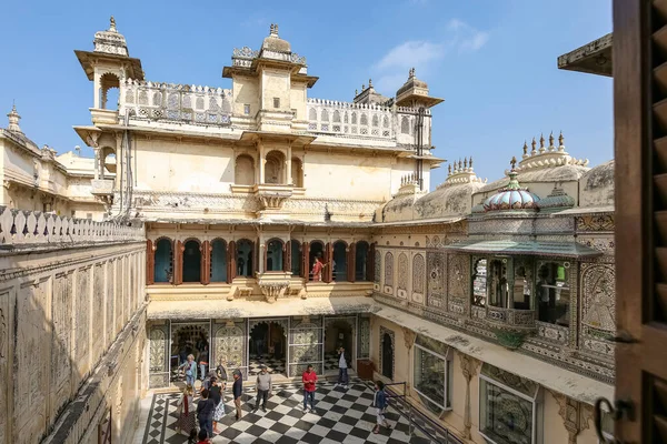 Krásné Architektonické Dílo Městského Paláce Udaipur Turisty Rádžasthánu Října 2019 — Stock fotografie