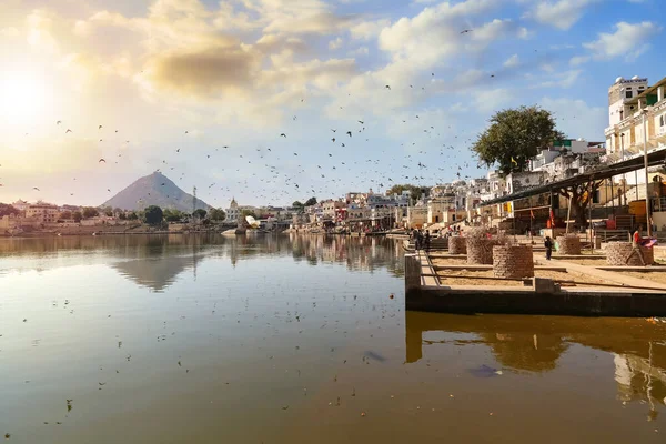 Hermosa Vista Del Atardecer Desde Lago Pushkar Cerca Ajmer Rajasthan —  Fotos de Stock