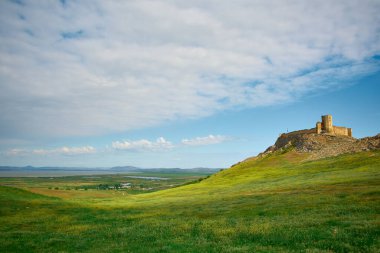 İlkbaharda Enisala Ortaçağ Kalesi