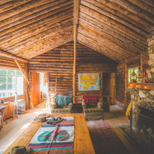 Cozy log cabin interior — Stock Photo, Image