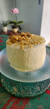 Cevizli kek Dulce de leche ile dolu.