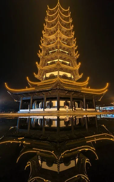 Xiangshan Lingfeng Kulesi Gece Görüşü