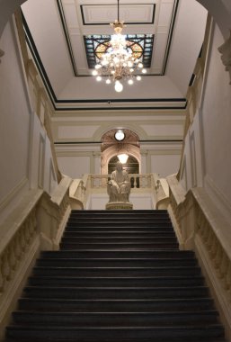 İsa heykeli, İspanya Bilbao 'daki Deusto Üniversitesi' nin iç mimarisi.