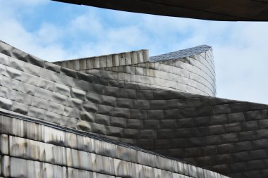Şehrin modern mimarisi, Guggenheim Müzesi, Bilbao, İspanya. 