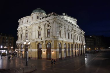 İspanya, Bilbao 'da akşam opera binası