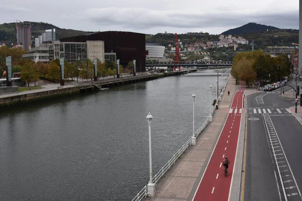 Modern şehir Bilbao, İspanya. 
