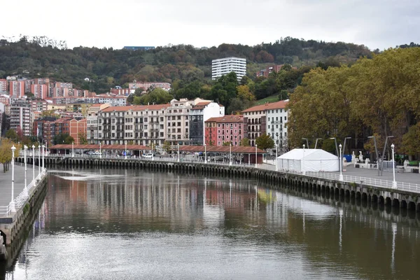 Modern şehir Bilbao, İspanya. 