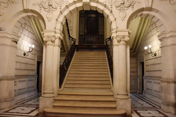 Bilbao İspanya 'daki eski binanın içinde.