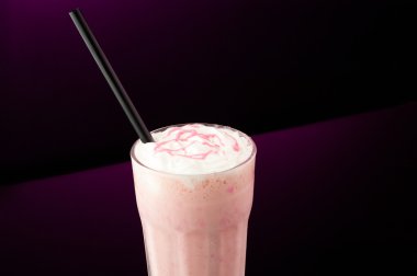 soğuk bir bardak kokteyl