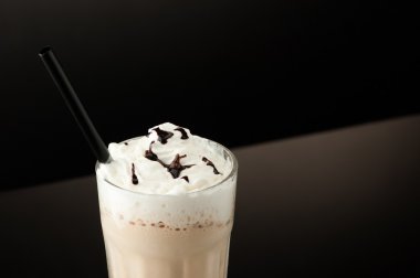 soğuk bir bardak kokteyl