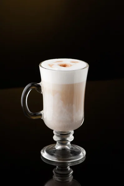 Cocktail freddo in un bicchiere — Foto Stock