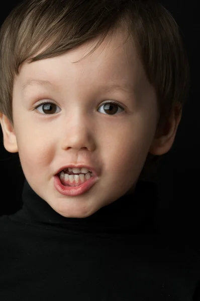Retrato de un niño pequeño — Foto de Stock