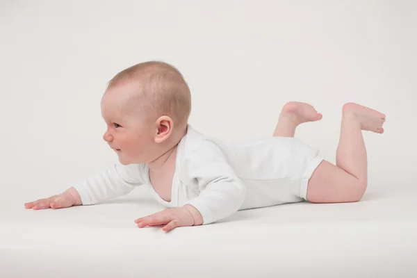 Bambino su sfondo bianco — Foto Stock