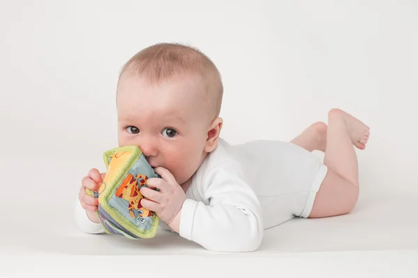 Bambino su sfondo bianco — Foto Stock