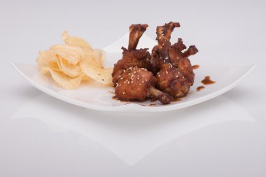 bir tabak ızgara et