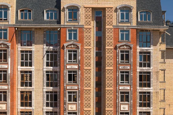 Modern apartman tasarımı. Bina yapım aşamasında