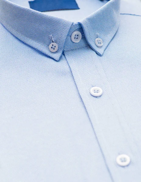 Chemise Bleue Avec Accent Sur Col Bouton Gros Plan — Photo