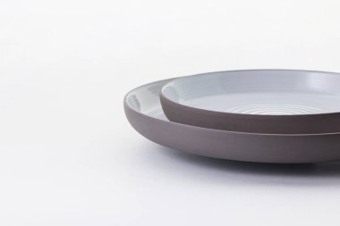 Beyaz arka planda mutfak ve restoran aletleri