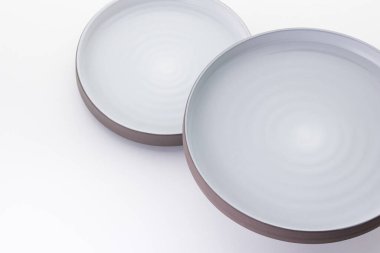 Beyaz arka planda mutfak ve restoran aletleri