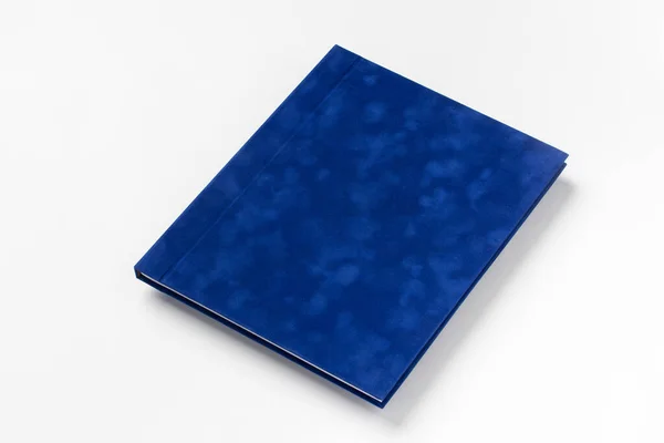 Голубая Книга Твердой Обложке Изолированная Белом Фоне — стоковое фото