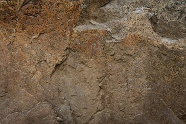 Kaba mineral yapısı olan eskimiş kaya dokusu.