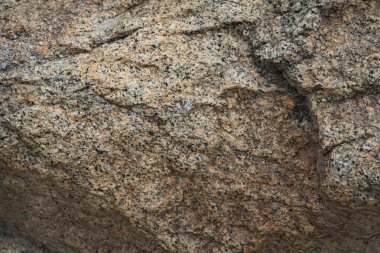 Kaba mineral yapısı olan eskimiş kaya dokusu.