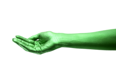 Beyaz arkaplanda çeşitli pozlar, jestler ve renkler bulunan kadın elleri.