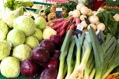 sebze pazarı, taze beyaz ve kırmızı lahana