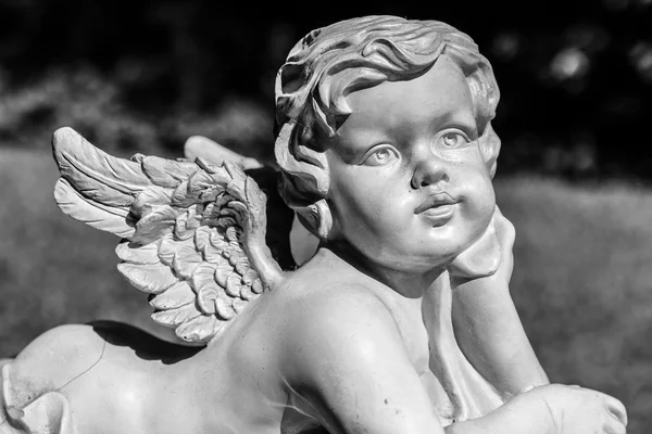 Anjo de pedra para o luto em chruch ou pela morte — Fotografia de Stock