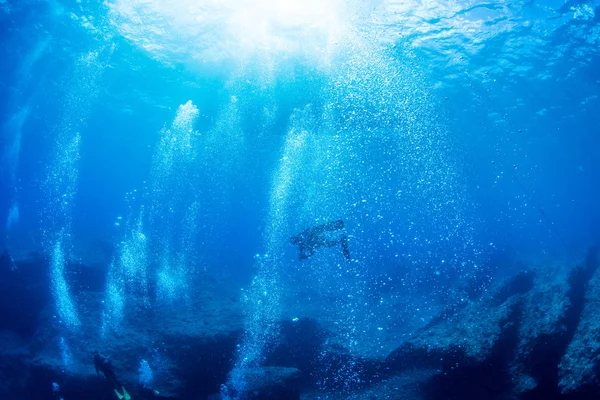 Scuba dalgıç kabarcık — Stok fotoğraf