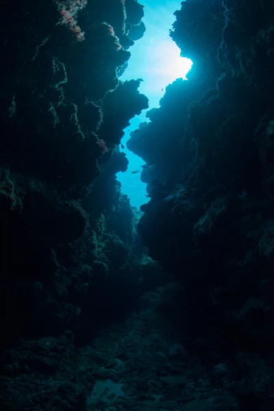 Underwater channel diving — Stock Photo, Image