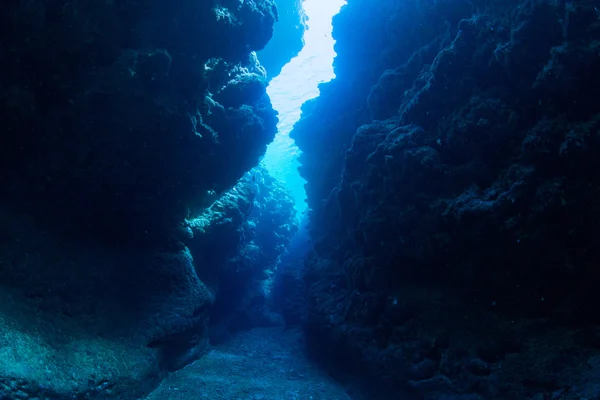 Underwater channel diving — Stock Photo, Image