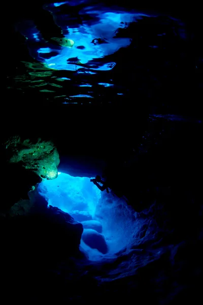 Sunbeam into the cave — Stock Photo, Image