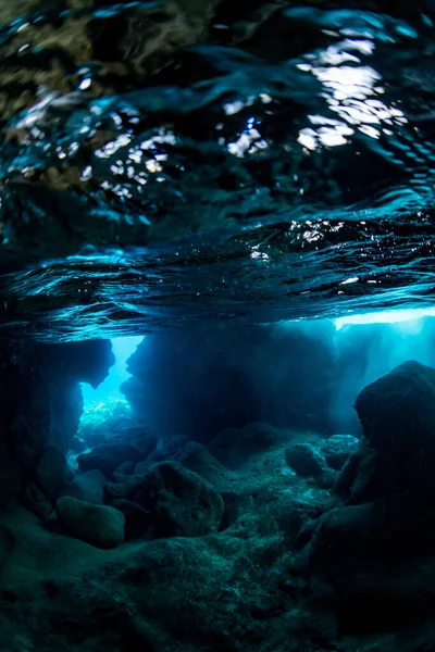 Rays Sunlight Underwater Cave — Stock Photo, Image