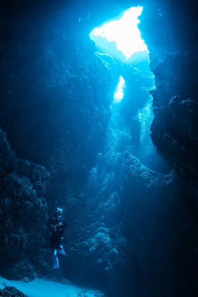 Rays Sunlight Underwater Cave — Stock Photo, Image